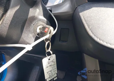 2018 Toyota Rav4 Le z USA, uszkodzony, nr VIN JTMZFREV3JJ731029